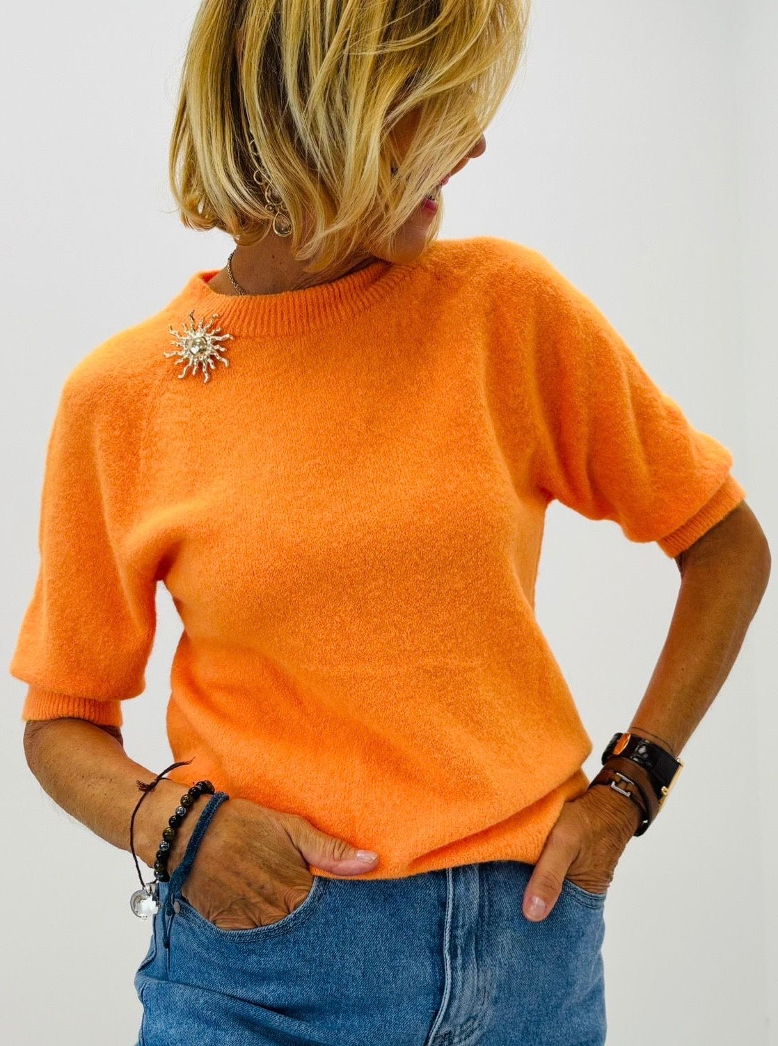 Pull tout doux manches courtes broché dorée
