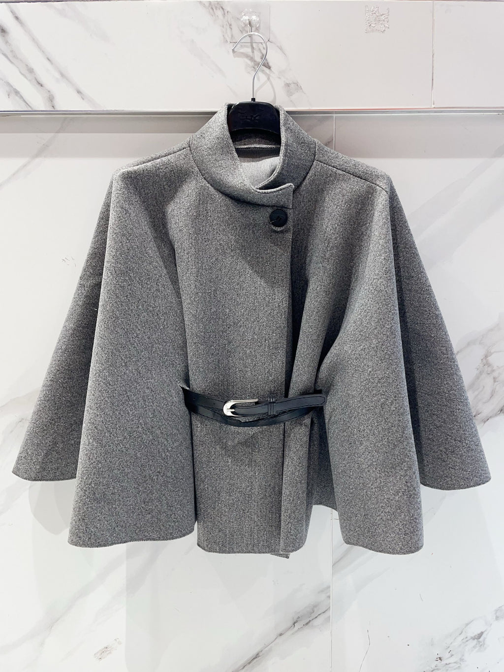 Cape hyper tendance avec ceinture