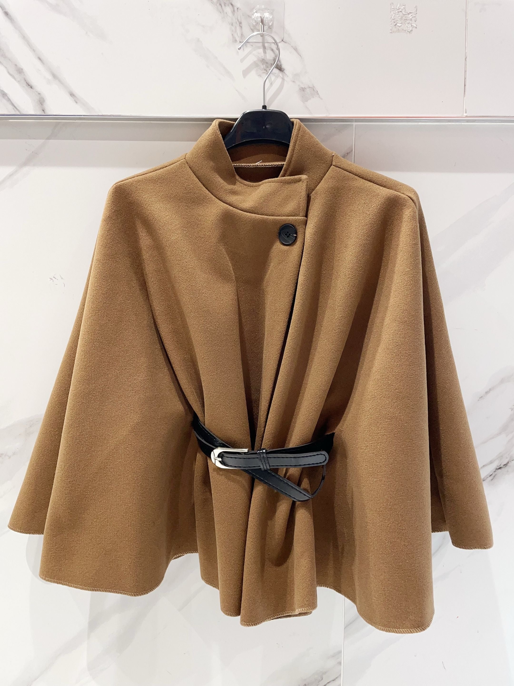 Cape hyper tendance avec ceinture