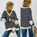 Pull V noir rayé coeurs coudes